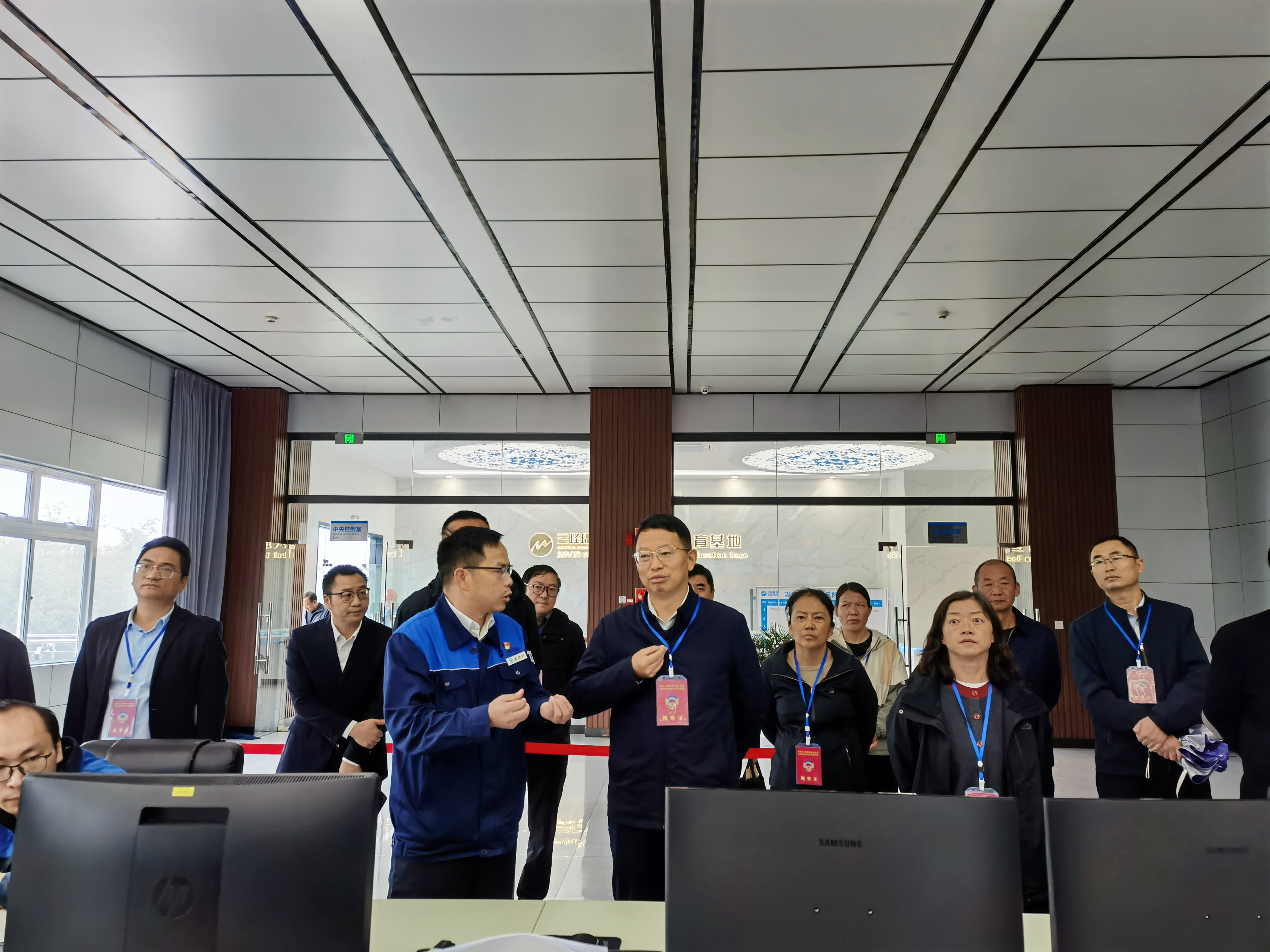 20250527大理州政協黨組書記、主席程鵬率隊到大理三峰公司視察1.jpg 20250527大理州政協黨組書記、主席程鵬率隊到大理三峰公司視察1.jpg